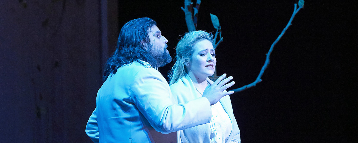 &raquo;Faust&laquo;, 3. Akt: Mandy Fredrich (Marguerite) bei ihrem Haus-Debut mit Jean-Fran&ccedil;ois Borras als Faust &copy; Wiener Staatsoper GmbH/Michael P&ouml;hn
