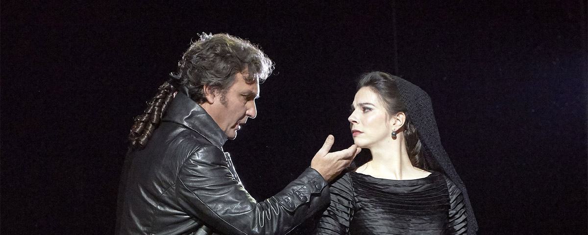 &raquo;Don Giovanni&laquo;, 1. Akt: Don Giovanni (Ludovic T&eacute;zier) mit Donna Anna (Hanna-Elisabeth M&uuml;ller bei ihrem Haus-Debut) &copy; Wiener Staatsoper GmbH/Michael P&ouml;hn