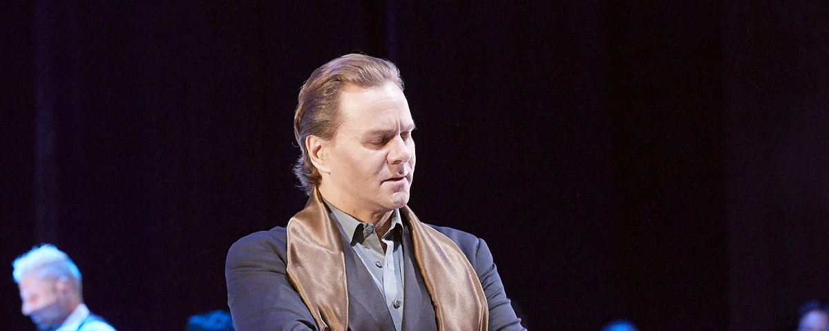 &raquo;Eugen Onegin&laquo;, 2. Akt: Alexey Markov in der Titelpartie bei seinem Haus-Debut &copy; Wiener Staatsoper GmbH/Michael P&ouml;hn