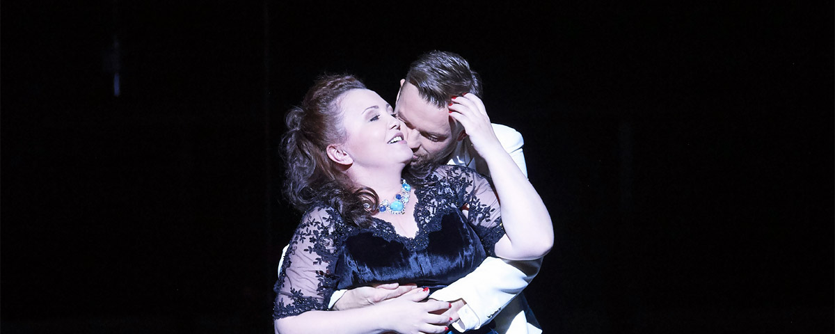 &raquo;La traviata&laquo;, 1. Akt: Albina Shagimuratova (Violetta Val&eacute;ry) und Pavol Breslik (Alfredo Germont) &copy; Wiener Staatsoper GmbH/Michael P&ouml;hn