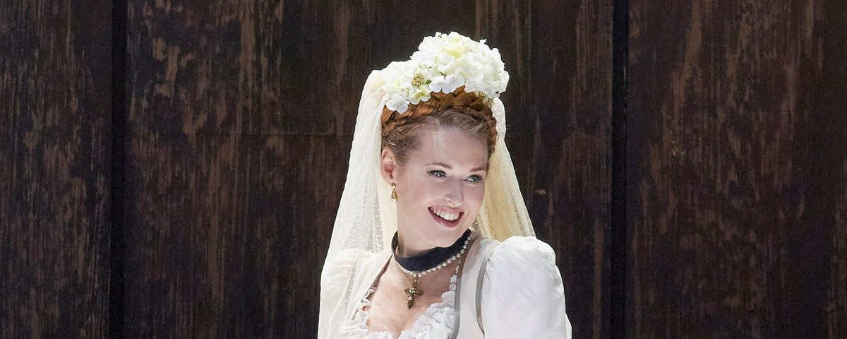 &raquo;Lohengrin&laquo;, 2. Akt: Cornelia Beskow bei ihrem Haus-Debut als Elsa von Brabant &copy; Wiener Staatsoper GmbH/Michael P&ouml;hn