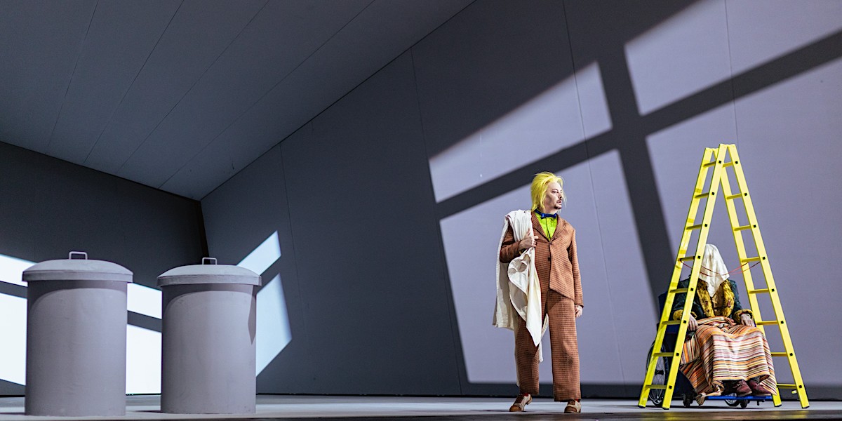 &raquo;&#8239;Fin de partie&#8239;&laquo;: Georg Nigl (Clov) und Philippe Sly (Hamm) &copy; Wiener Staatsoper GmbH/Sofia Vagaiov&aacute;