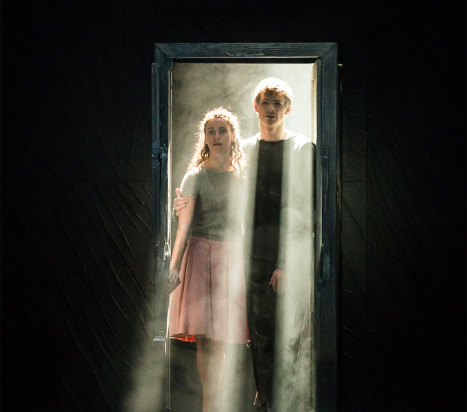 »Peer Gynt«, 2. Akt: Die Apotheose von Solveig (Alice Firenze)  und Peer (Jakob Feyferlik) © Wiener Staatsballett/Ashley Taylor